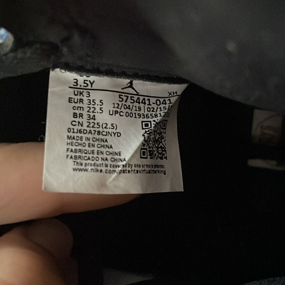 Nike Air Jordan Hightops - Picture 6 of 7